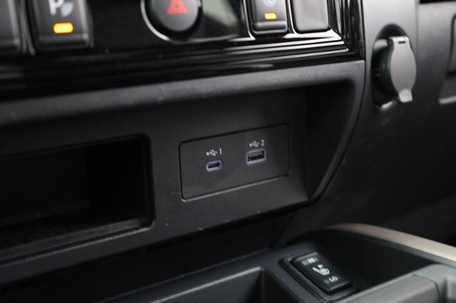 2024 Nissan Titan Vehicle Photo in Ballwin, MO 63011
