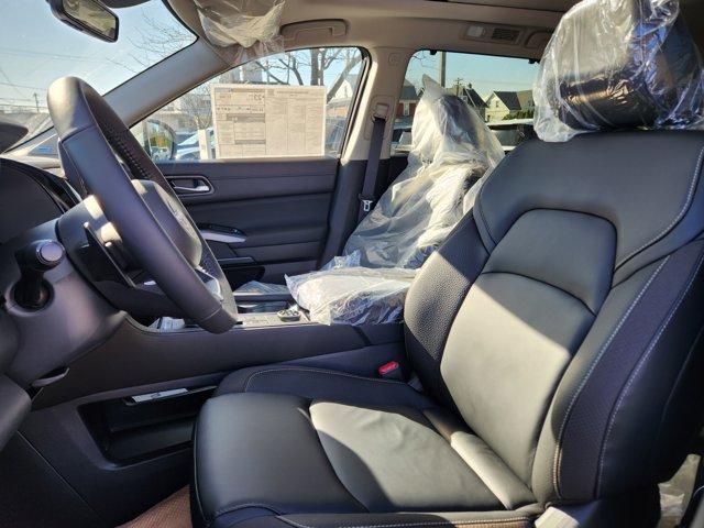 2025 Nissan Pathfinder Vehicle Photo in Ardmore, PA 19003