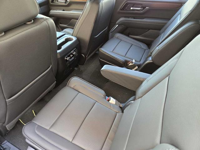 2025 GMC Yukon XL Vehicle Photo in DALLAS, TX 75209-3016