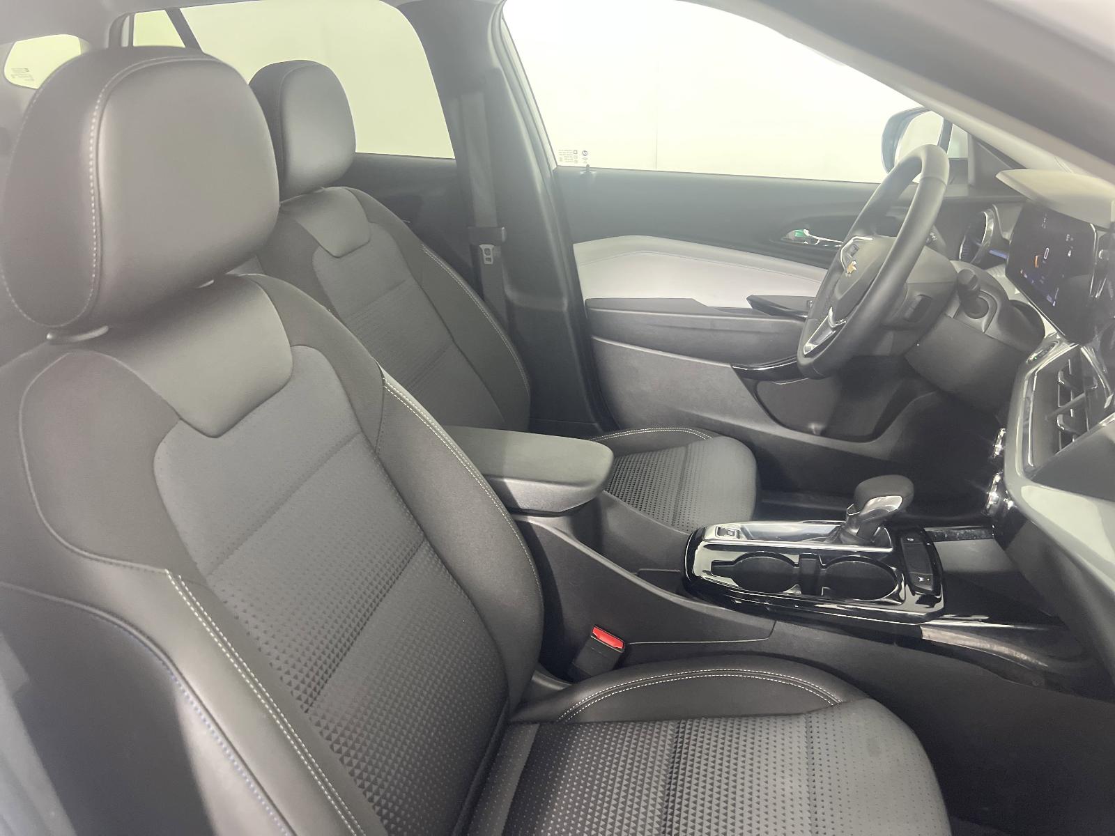2025 Chevrolet Trax Vehicle Photo in GEORGETOWN, TX 78626-7508