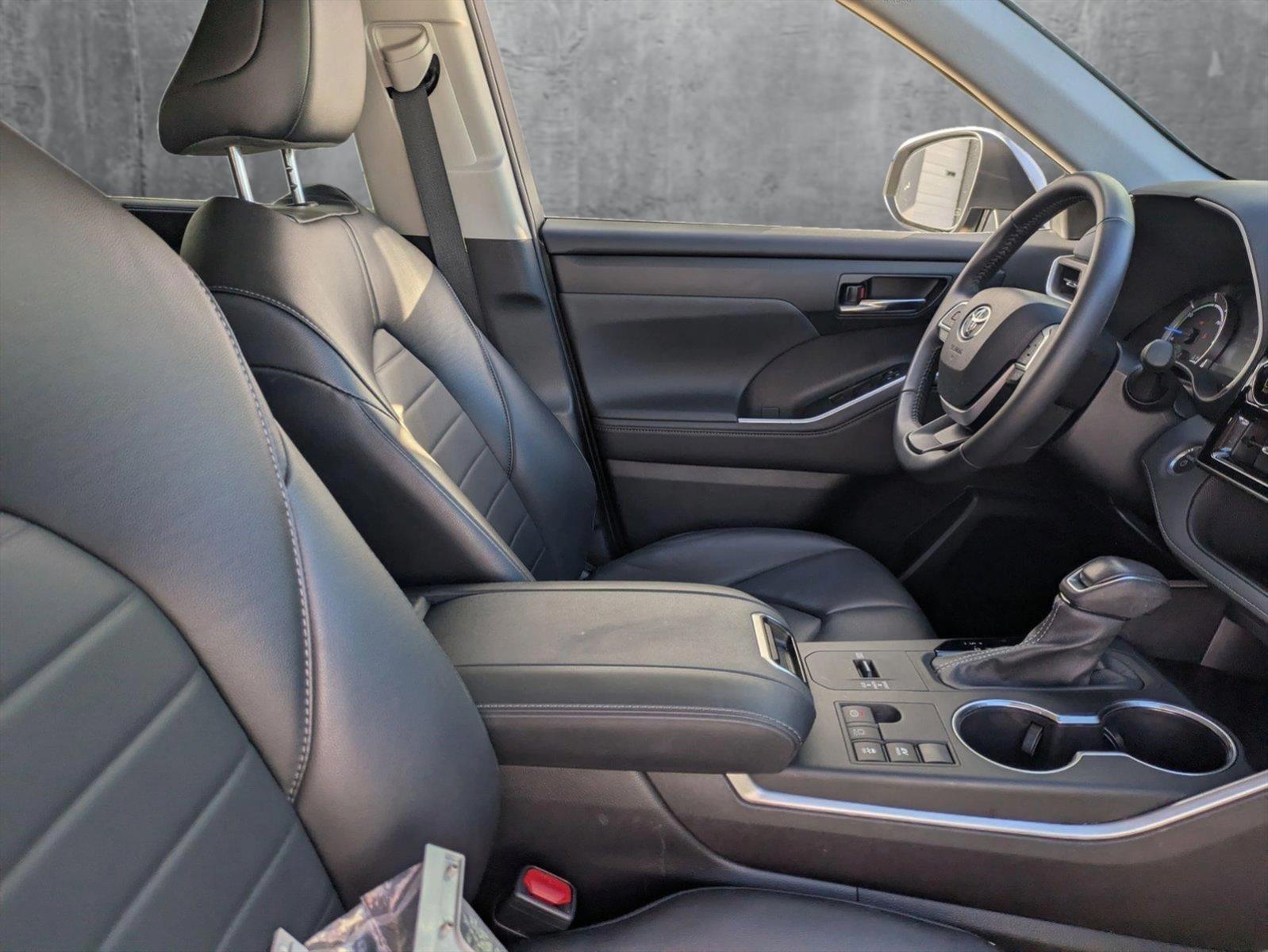 2024 Toyota Highlander Vehicle Photo in Winter Park, FL 32792