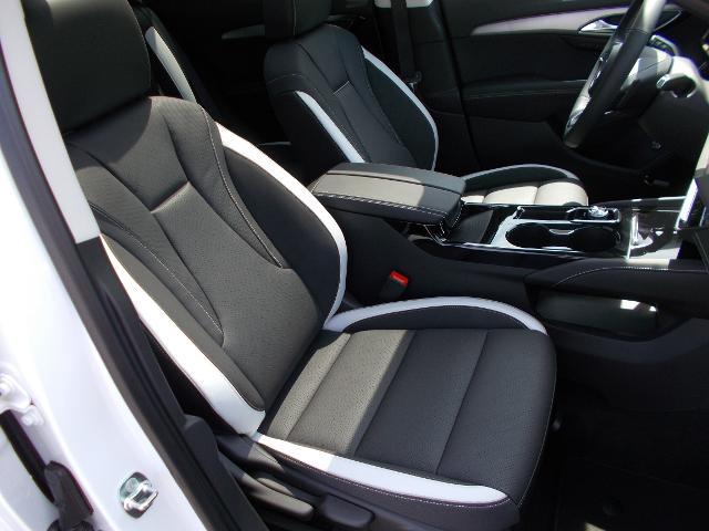 2025 Buick Envision Vehicle Photo in LOWELL, MA 01852-4336