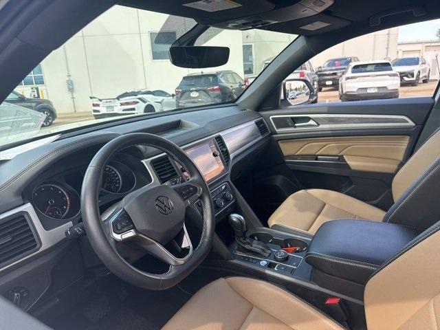 2021 Volkswagen Atlas Cross Sport Vehicle Photo in ENGLEWOOD, CO 80113-6708