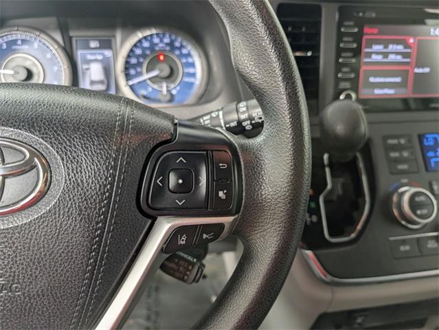 2018 Toyota Sienna Vehicle Photo in ENGLEWOOD, CO 80113-6708