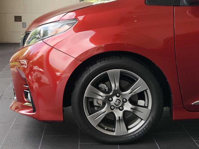 2020 Toyota Sienna Vehicle Photo in HOUSTON, TX 77079
