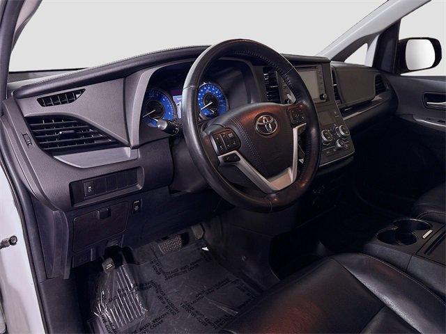 2018 Toyota Sienna Vehicle Photo in PUYALLUP, WA 98371-4149