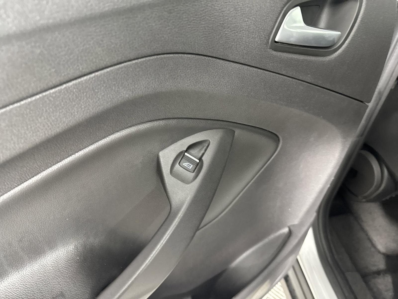 2015 Ford C-Max Hybrid Vehicle Photo in GEORGETOWN, TX 78626-7508