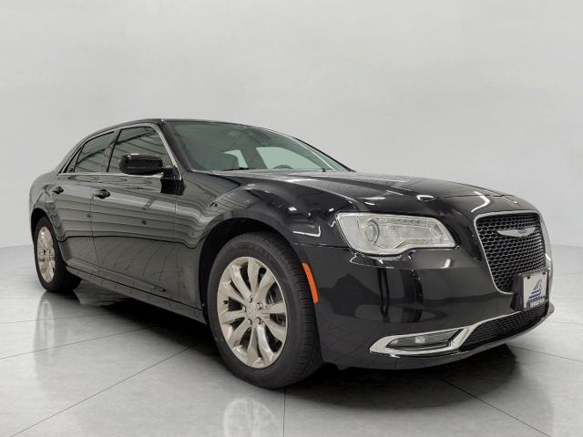 2020 Chrysler 300 Vehicle Photo in Neenah, WI 54956
