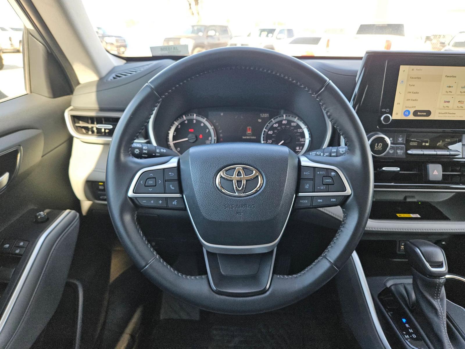 2023 Toyota Highlander Vehicle Photo in Seguin, TX 78155