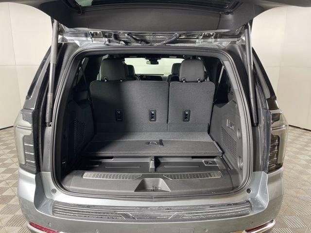 2025 Chevrolet Suburban Vehicle Photo in PHOENIX, AZ 85014-3381