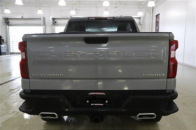 2025 Chevrolet Silverado 1500 Vehicle Photo in MEDINA, OH 44256-9001