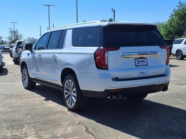 2024 GMC Yukon XL Vehicle Photo in ROSENBERG, TX 77471-5675