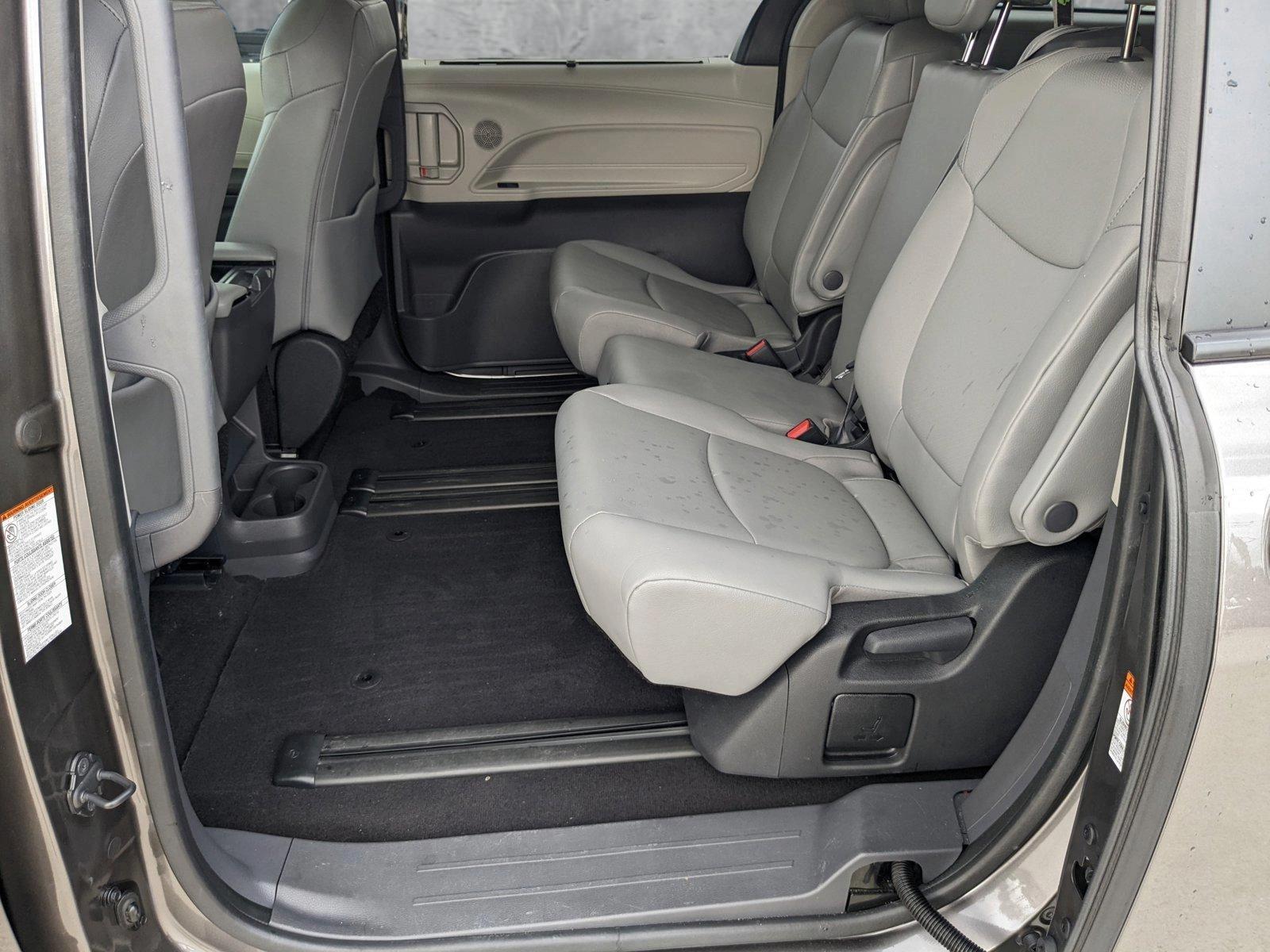 2023 Toyota Sienna Vehicle Photo in Davie, FL 33331