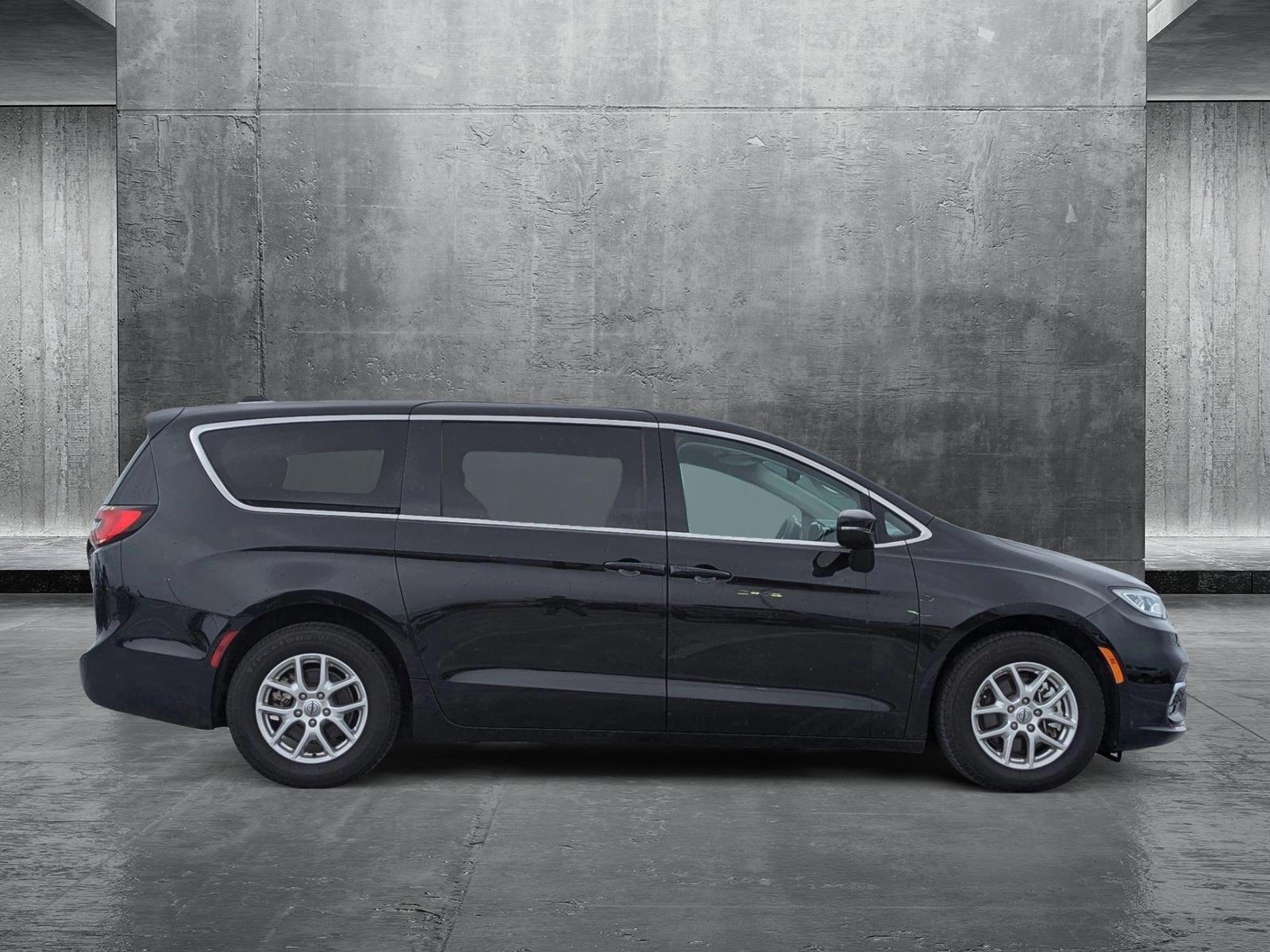 2023 Chrysler Pacifica Vehicle Photo in Ft. Myers, FL 33907