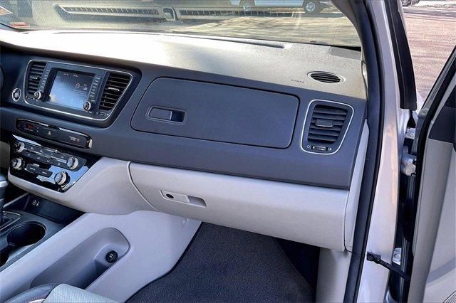 2017 Kia Sedona Vehicle Photo in INDEPENDENCE, MO 64055-1314