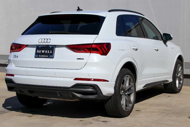 2024 Audi Q3 Vehicle Photo in SUGAR LAND, TX 77478