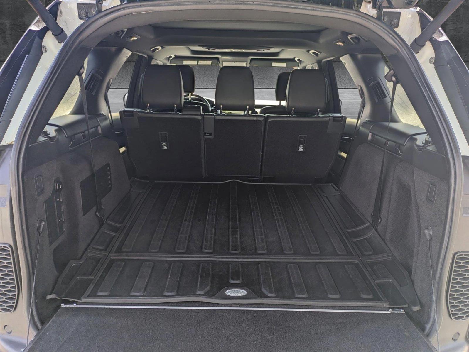 2019 Land Rover Discovery Vehicle Photo in GREENACRES, FL 33463-3207