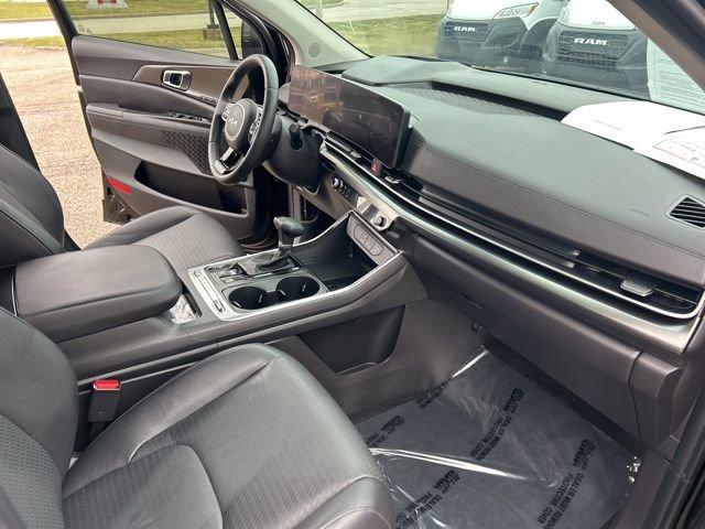 2025 Kia Carnival Vehicle Photo in MEDINA, OH 44256-9631