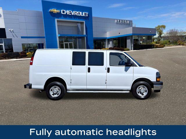 2022 Chevrolet Express Cargo 2500 Vehicle Photo in DANBURY, CT 06810-5034