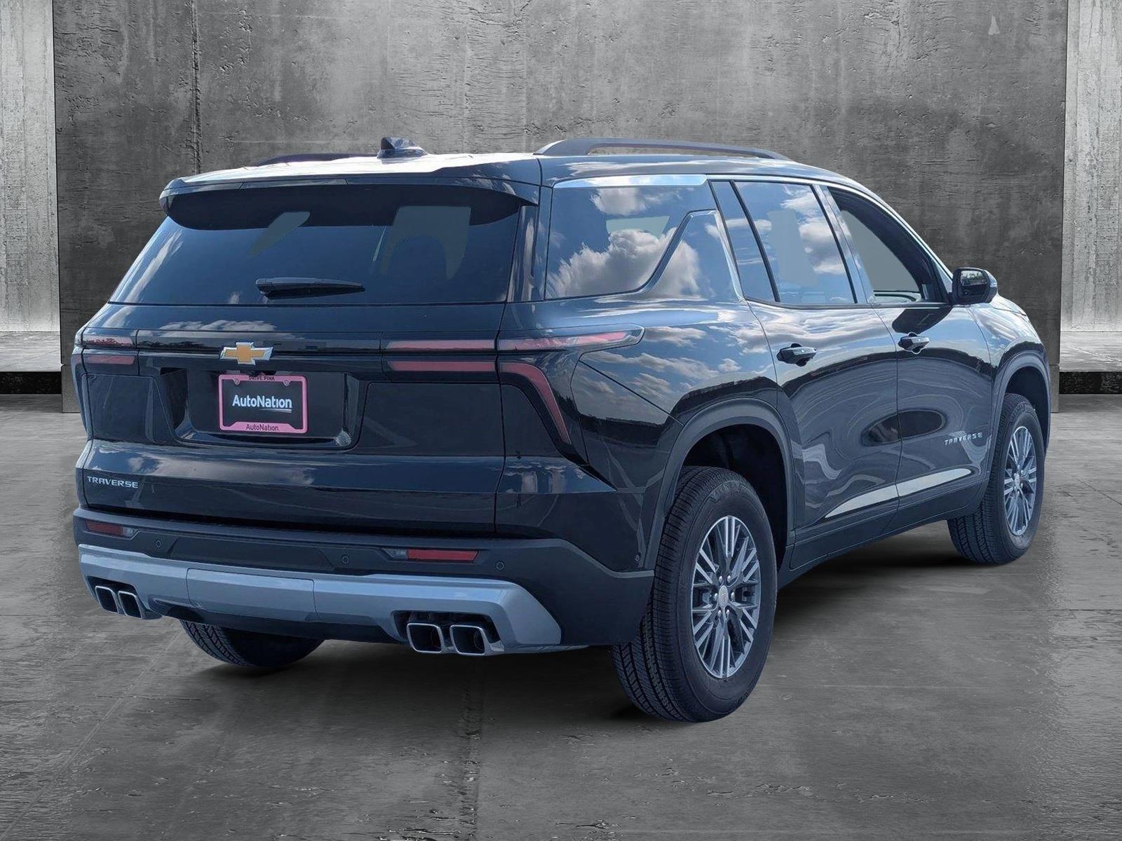 2025 Chevrolet Traverse Vehicle Photo in PEMBROKE PINES, FL 33024-6534