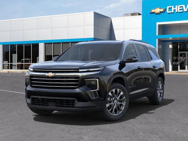 2025 Chevrolet Traverse Vehicle Photo in MOON TOWNSHIP, PA 15108-2571