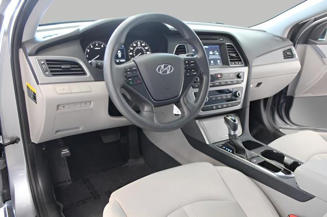 2017 Hyundai SONATA Vehicle Photo in Green Bay, WI 54304