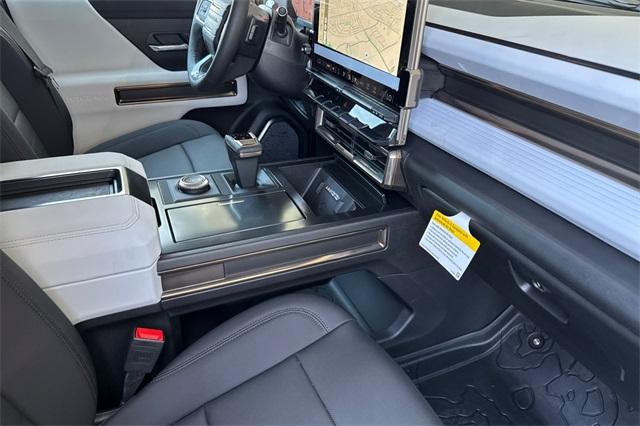 2025 GMC HUMMER EV SUV Vehicle Photo in ELK GROVE, CA 95757-8703