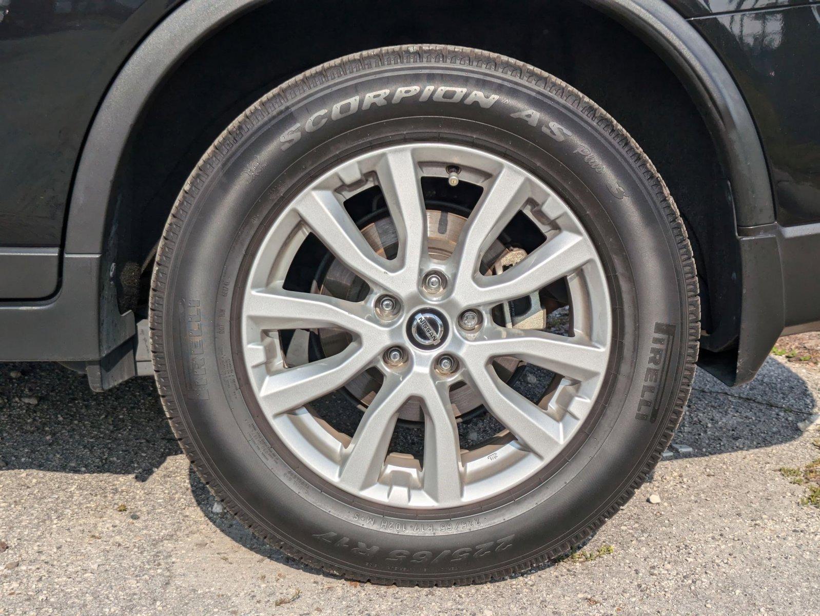 2018 Nissan Rogue Vehicle Photo in Tampa, FL 33614