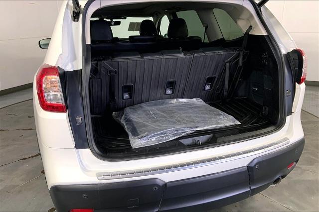 2021 Subaru Ascent Vehicle Photo in Kansas City, MO 64114