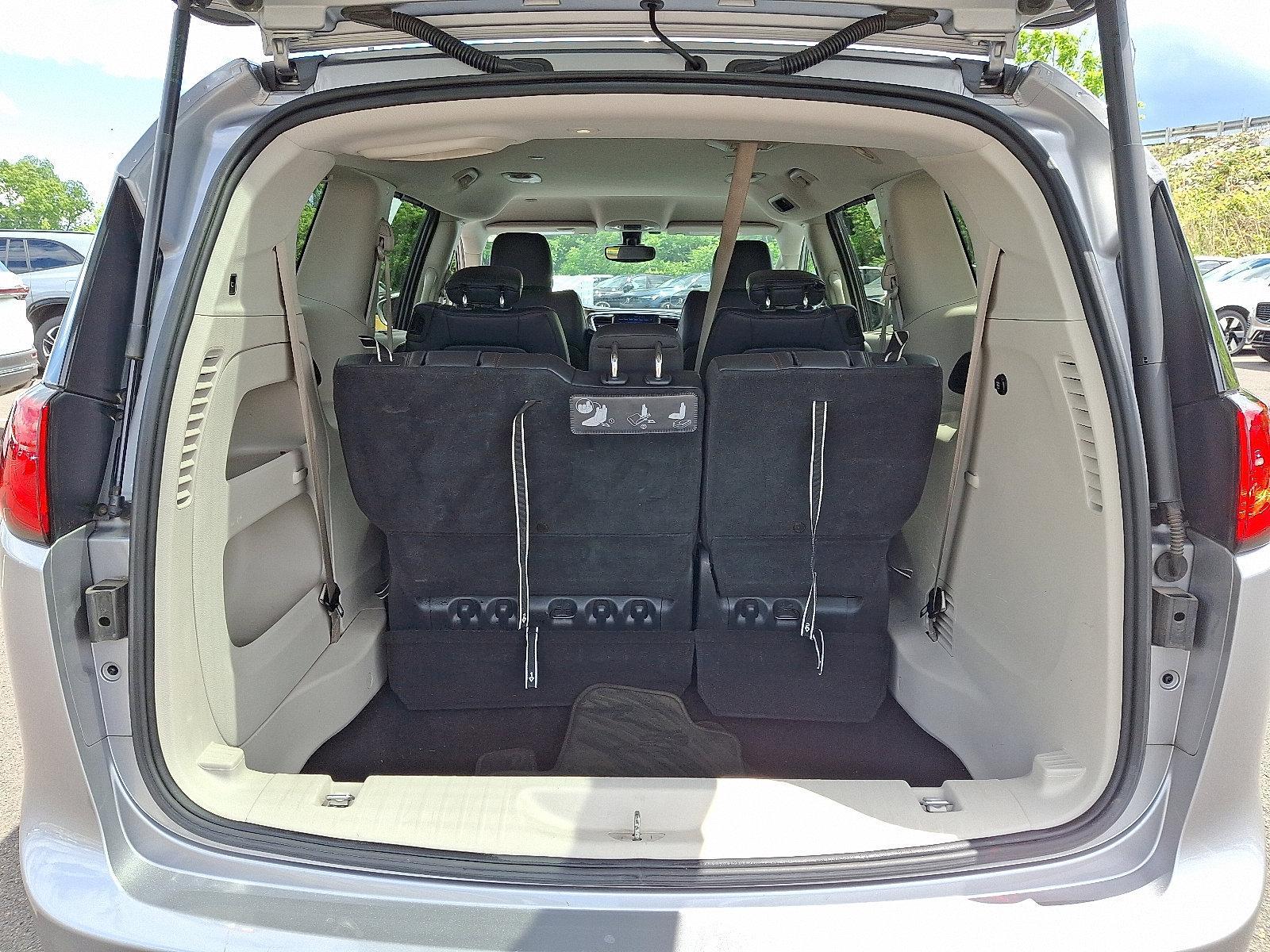 2017 Chrysler Pacifica Vehicle Photo in Trevose, PA 19053