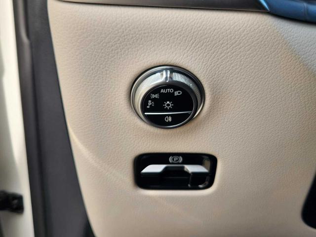 2025 Mercedes-Benz GLC Vehicle Photo in HOUSTON, TX 77079
