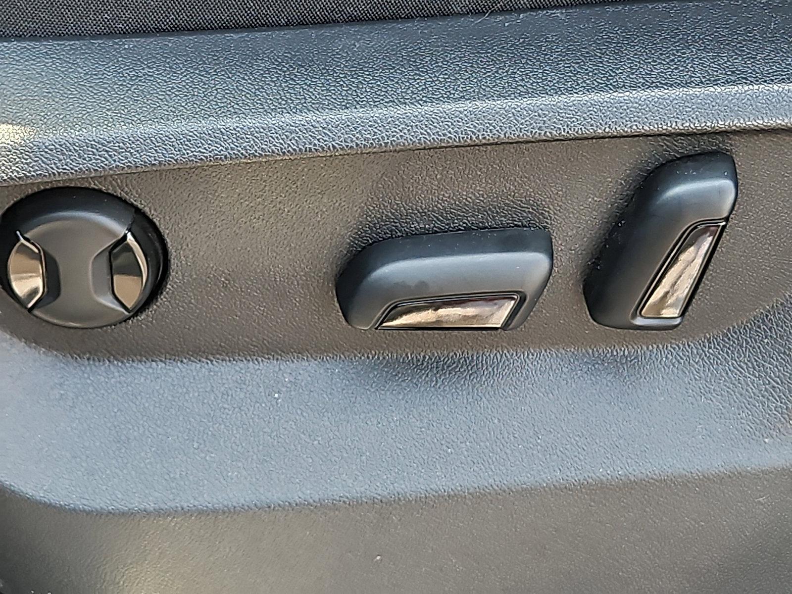 2022 Volkswagen Atlas Cross Sport Vehicle Photo in Trevose, PA 19053