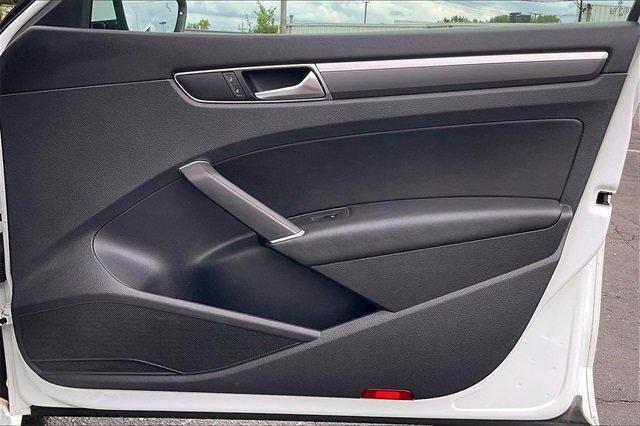 2018 Volkswagen Passat Vehicle Photo in INDEPENDENCE, MO 64055-1314
