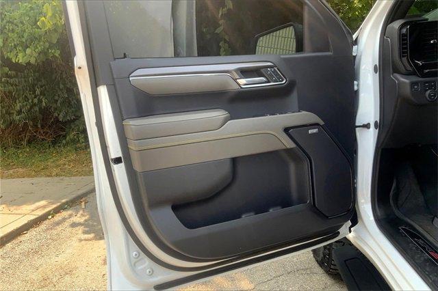 2024 Chevrolet Silverado 1500 Vehicle Photo in KANSAS CITY, MO 64114-4545