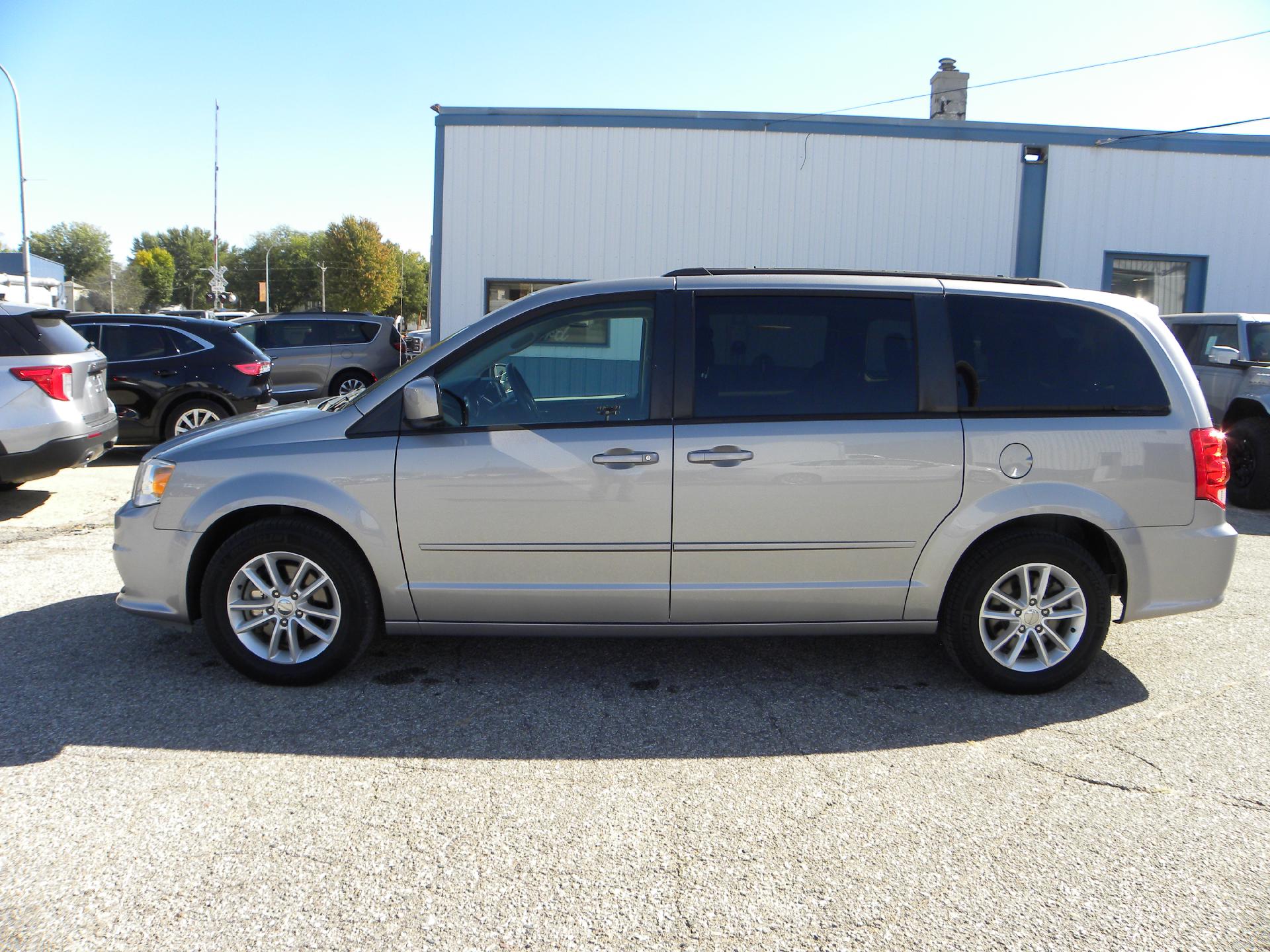 Used 2016 Dodge Grand Caravan SXT with VIN 2C4RDGCG1GR352159 for sale in Emmetsburg, IA