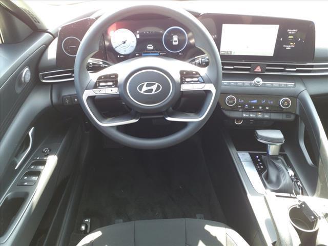 2024 Hyundai ELANTRA Vehicle Photo in Peoria, IL 61615