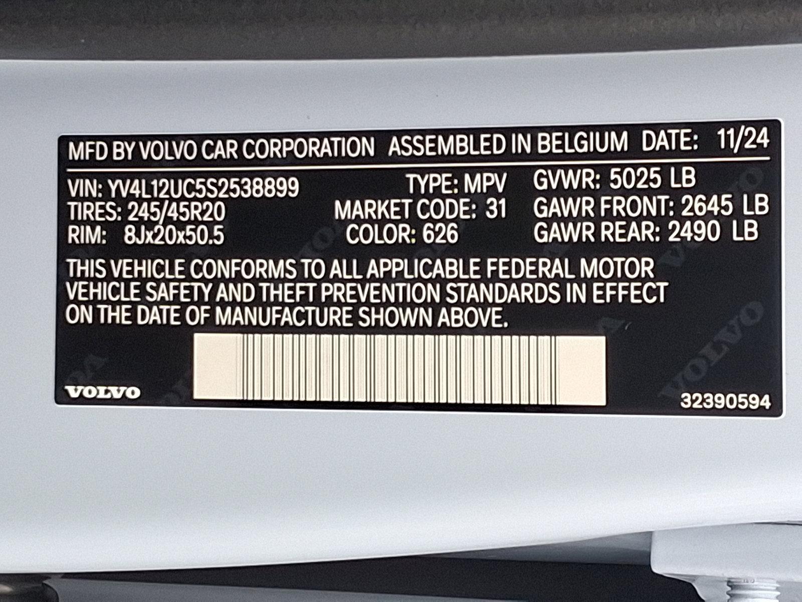 2025 Volvo XC40 Vehicle Photo in Trevose, PA 19053