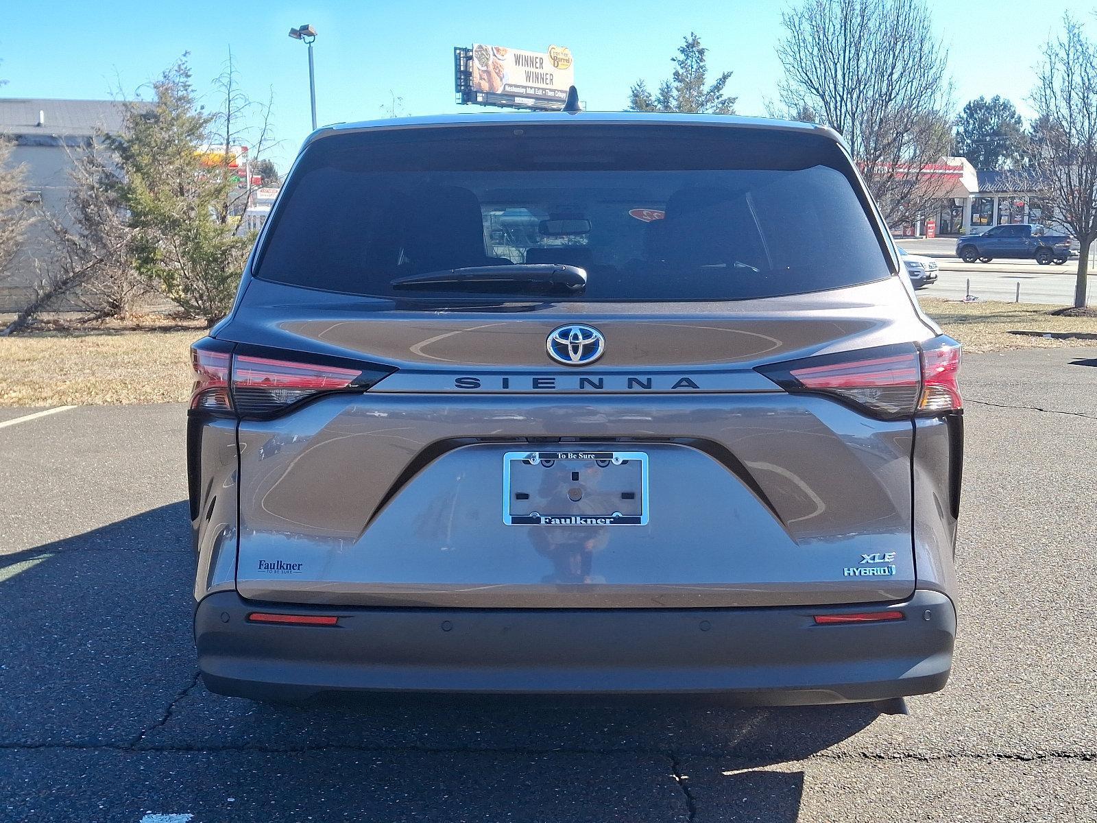 2022 Toyota Sienna Vehicle Photo in Trevose, PA 19053
