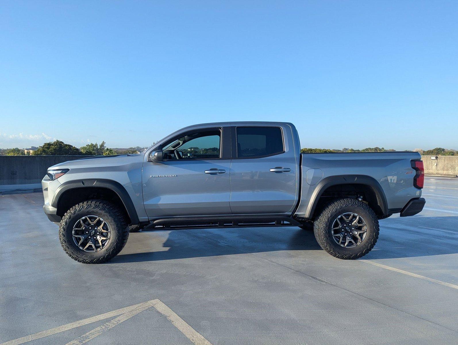 2025 Chevrolet Colorado Vehicle Photo in PEMBROKE PINES, FL 33024-6534