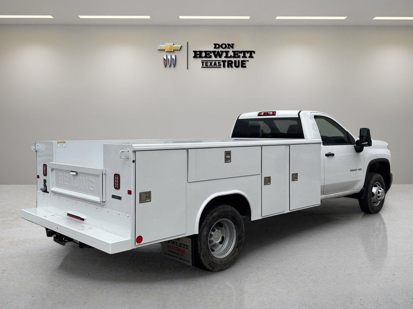 2024 Chevrolet Silverado 3500 HD Chassis Cab Vehicle Photo in GEORGETOWN, TX 78626-7508