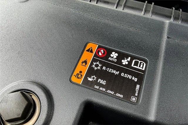 2022 GMC Canyon Vehicle Photo in TOPEKA, KS 66609-0000
