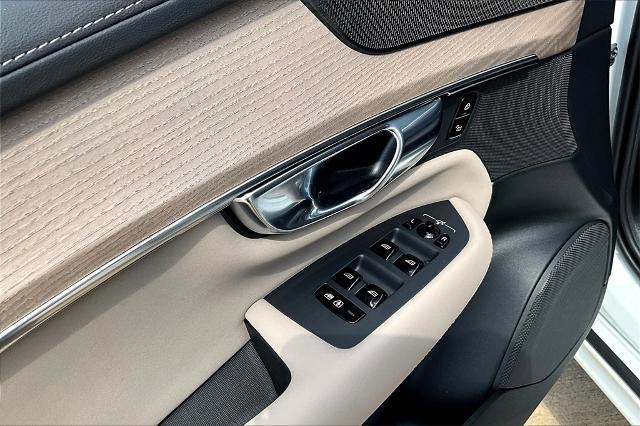 2025 Volvo XC90 Plug-In Hybrid Vehicle Photo in Houston, TX 77007