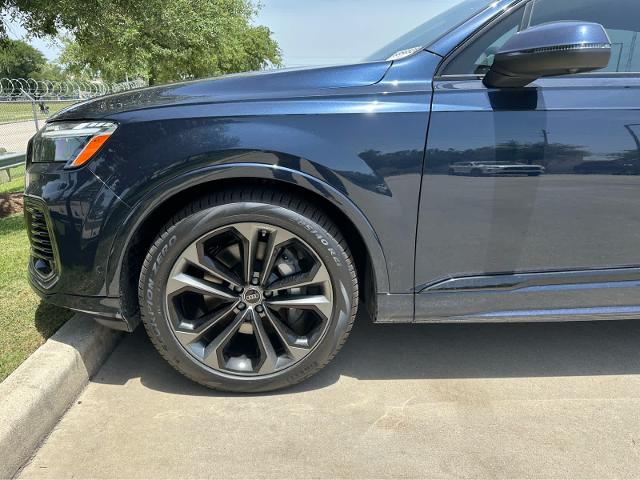 2025 Audi Q7 Vehicle Photo in HOUSTON, TX 77090