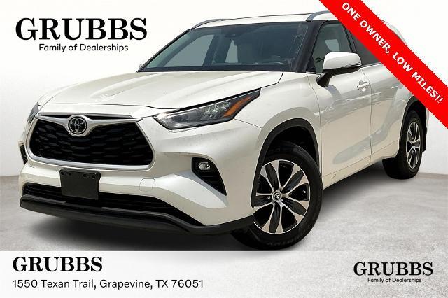 2021 Toyota Highlander Vehicle Photo in Grapevine, TX 76051