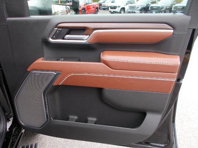 2025 GMC Sierra 2500 HD Vehicle Photo in LOWELL, MA 01852-4336
