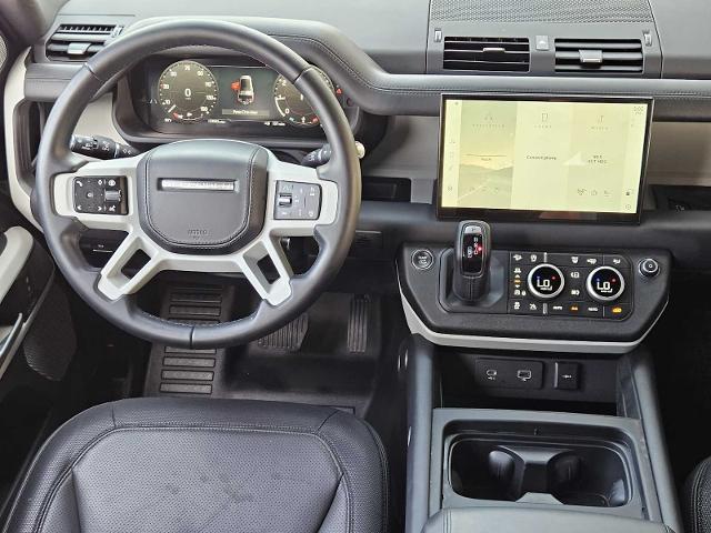 2024 Defender Vehicle Photo in AUSTIN, TX 78717