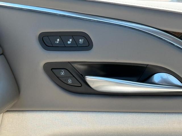 2023 Cadillac Escalade ESV Vehicle Photo in COLUMBIA, MO 65203-3903