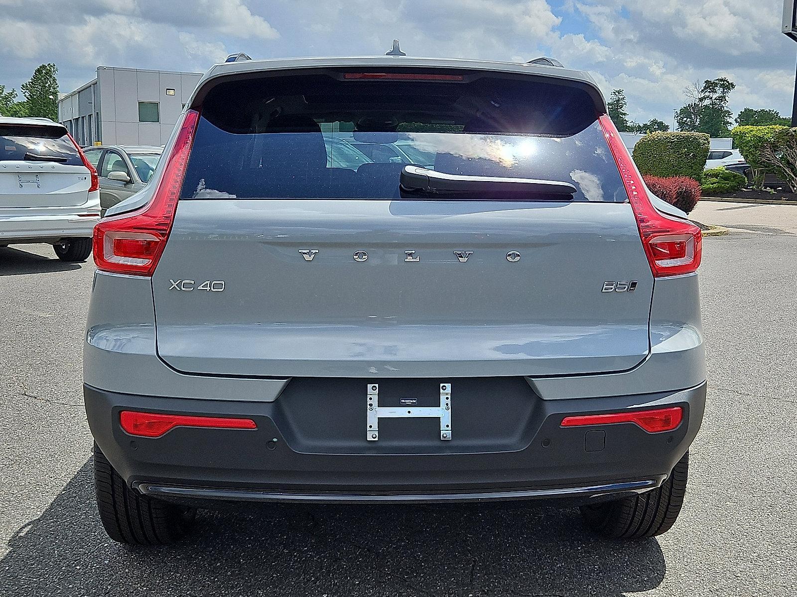 2026 Volvo XC40 Vehicle Photo in Trevose, PA 19053