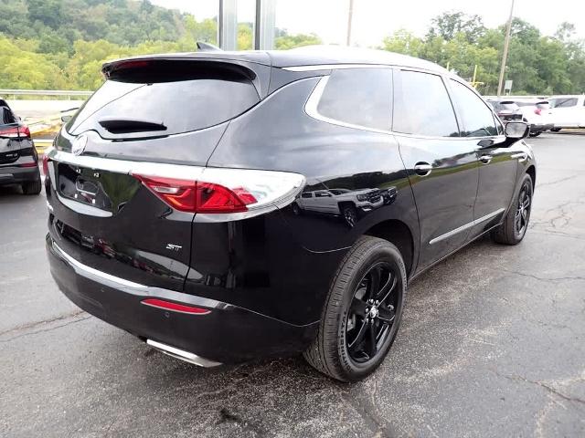 2024 Buick Enclave Vehicle Photo in ZELIENOPLE, PA 16063-2910