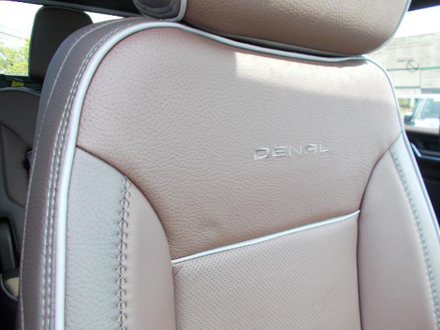 2025 GMC Sierra 2500 HD Vehicle Photo in LOWELL, MA 01852-4336